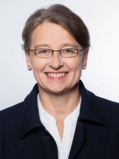 Dr. Klaudia Kramer